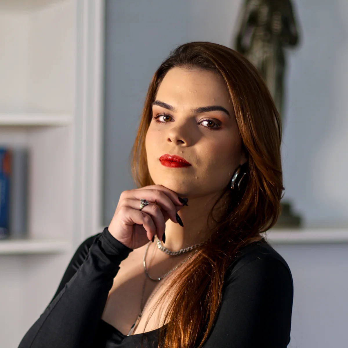 Dra. Beatriz Striquer Arruda, advogada criminalista, em seu escritório